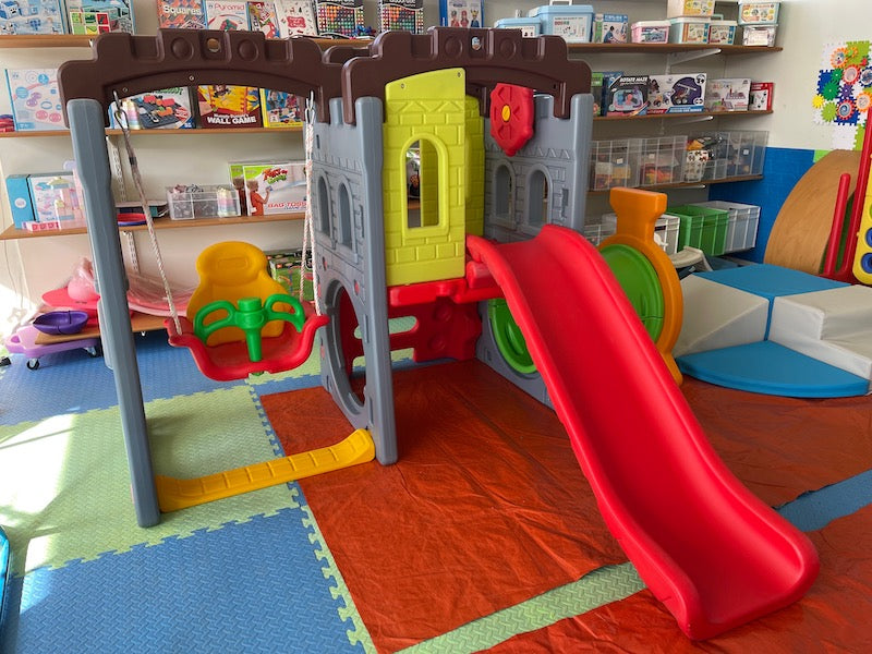 Castle Fort with Tunnel and Swing -ex Showroom PICK UP ONLY