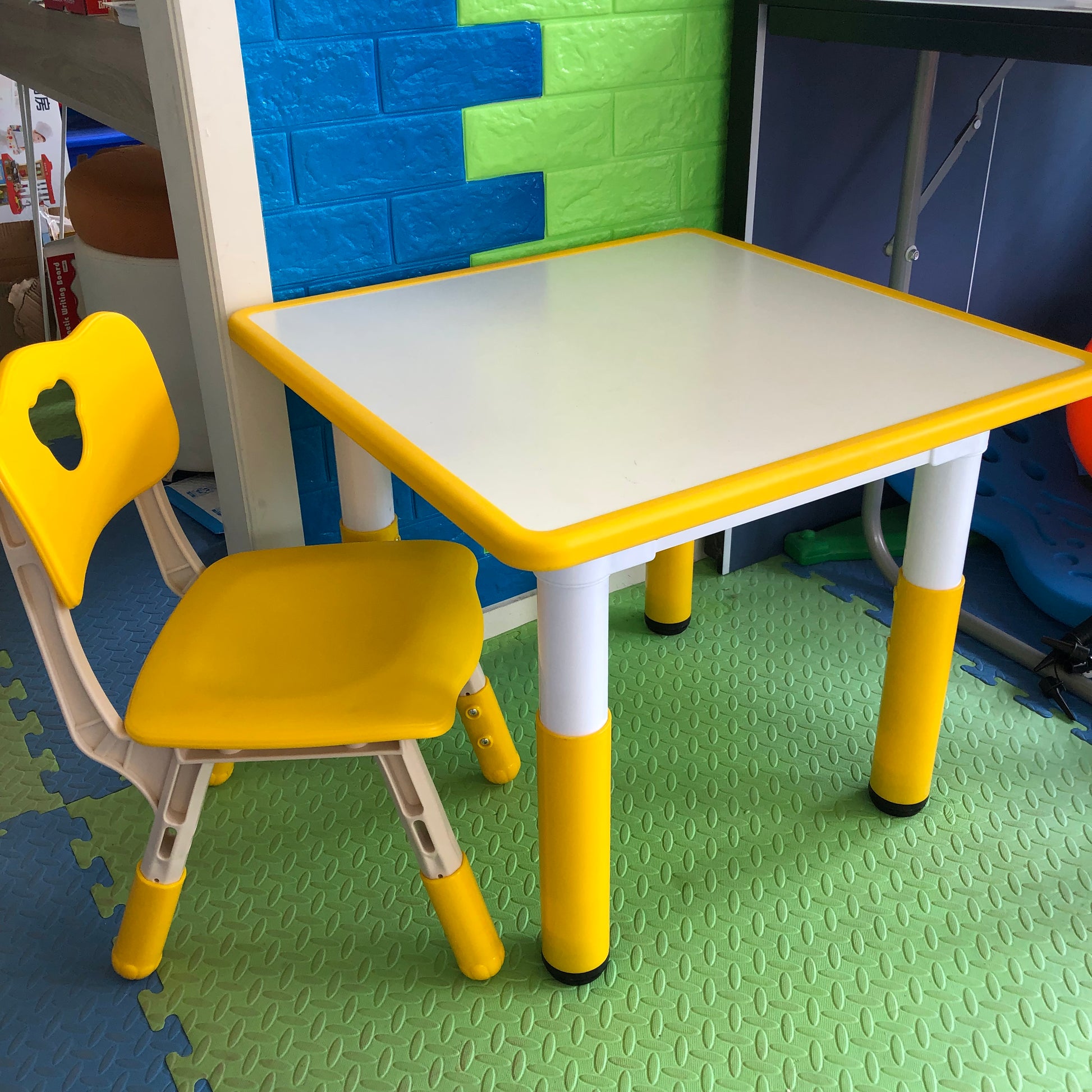 Whiteboard Drawing Table