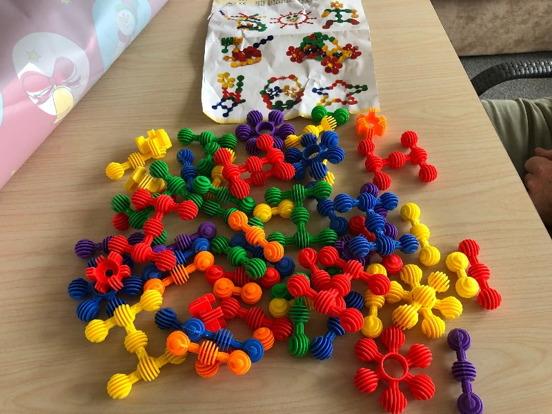 Sliders connecting pieces