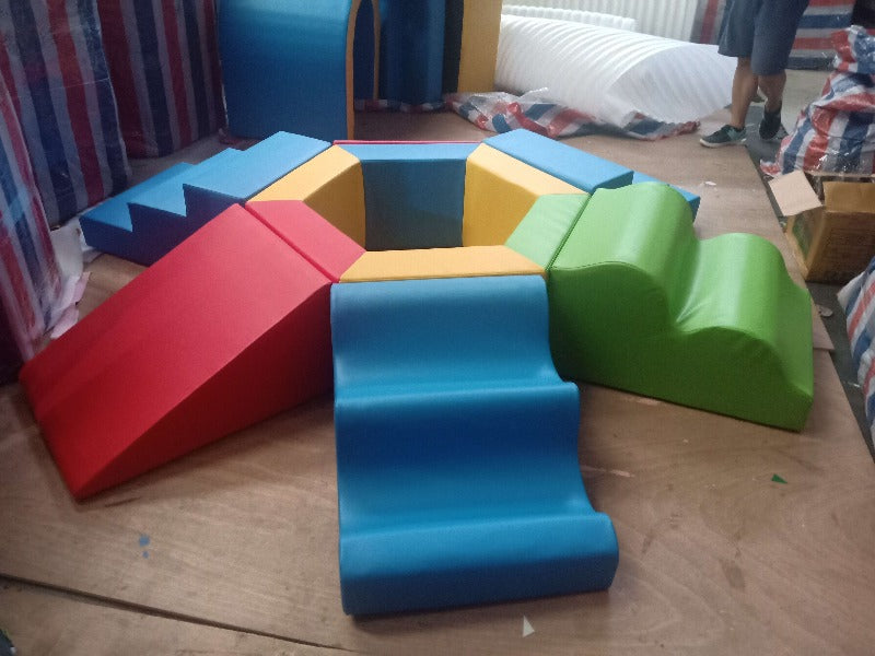 Softplay Ball Pit Climber