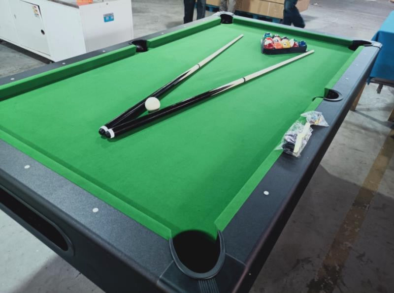 7ft Pool Table