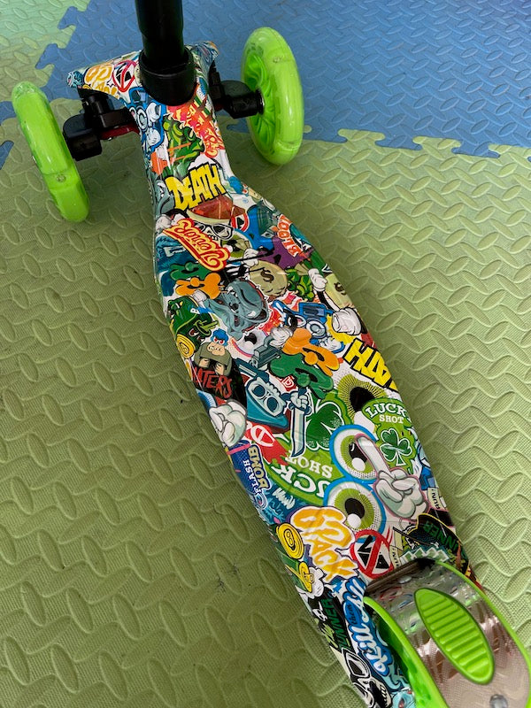 Kids Kick Scooter with LED Wheels