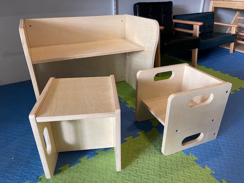 New Pre-school desk and chairs set