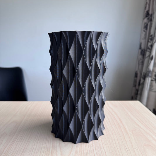 3D Printed Diamond Vase - black