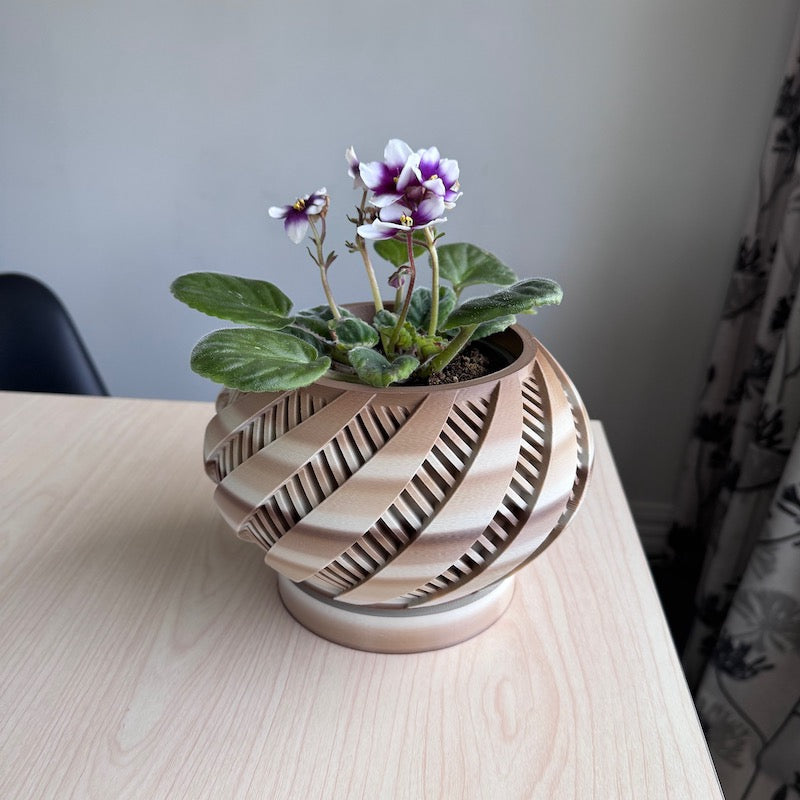 Krato Planter Pot - neutral colours