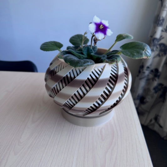 Krato Planter Pot - neutral colours