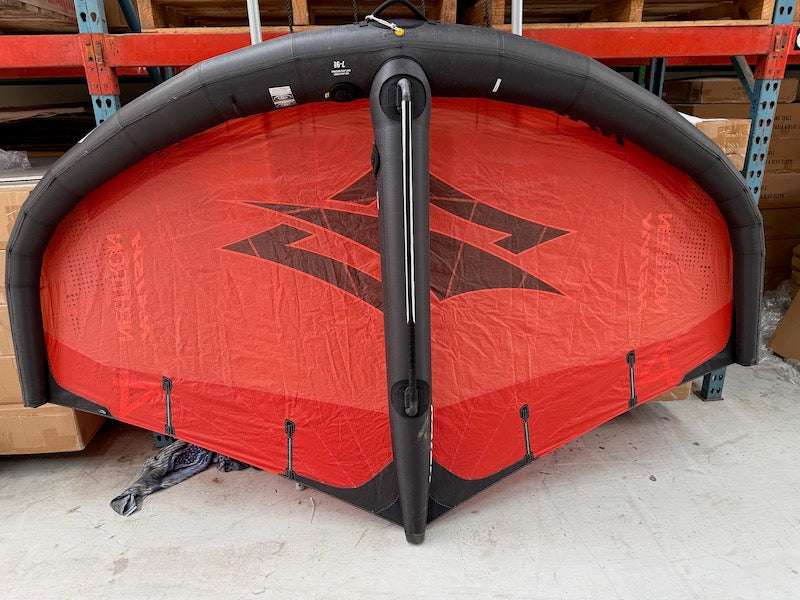 Naish Neutron Wing 4m USED