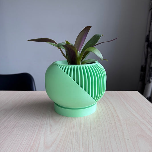 Narvo Planter Pot matte pastel green