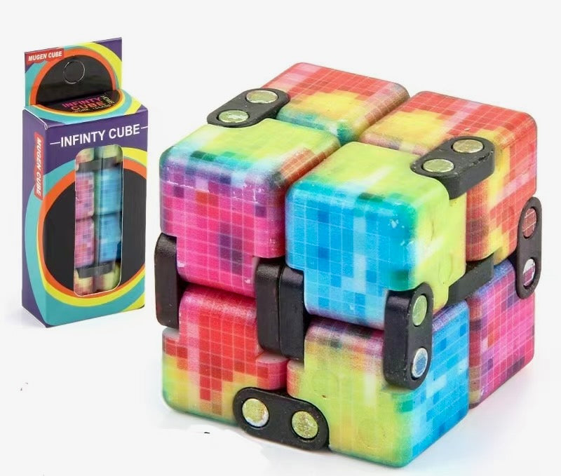 Pocket infinity cube