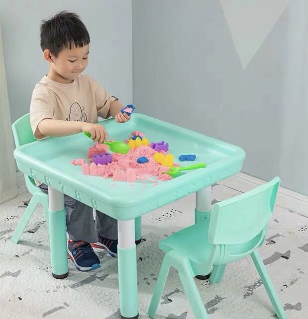 Messy Play Table