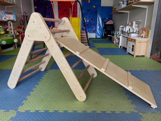 Climbing Ladder with Ramp (Pikler Triangle)