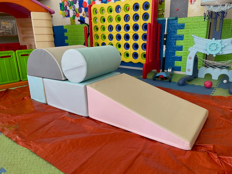 Soft play ramp and roll pastel