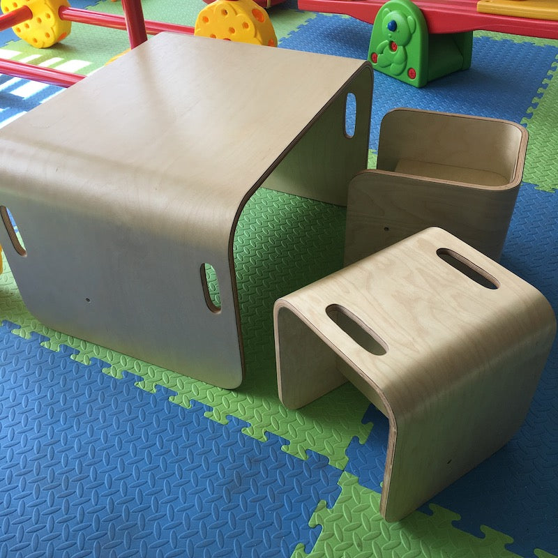 Toddler Desk and Chairs