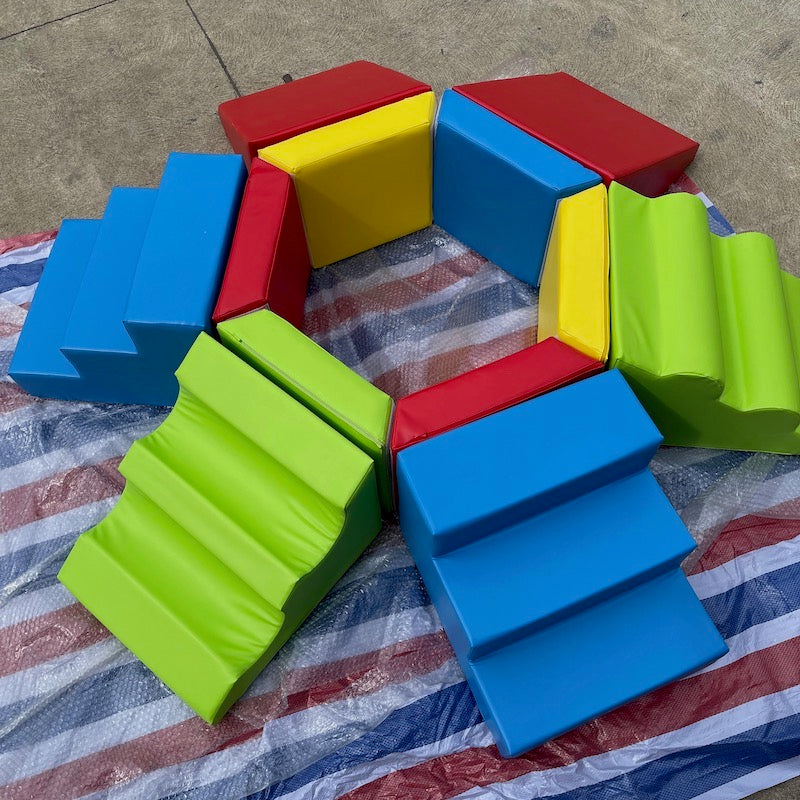 Softplay full foam ball pit climber